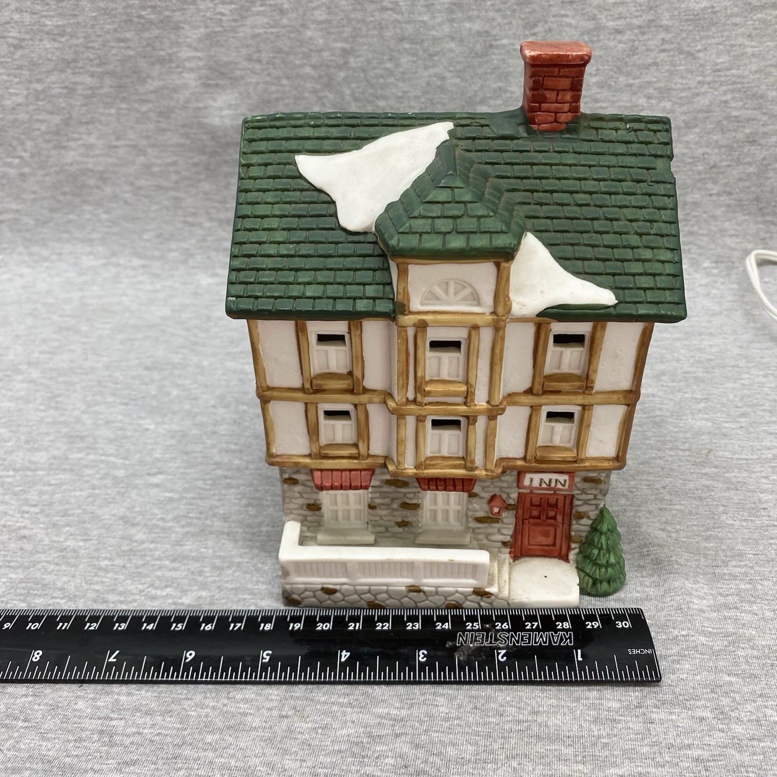 Christmas Village The Inn Hotel Porcelain Lighted Vintage Mann