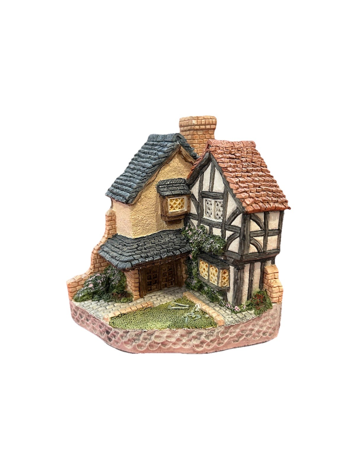 David Winter Cottages “15 Lawnside Road” 1994 Guild Members Piece with COA & Box