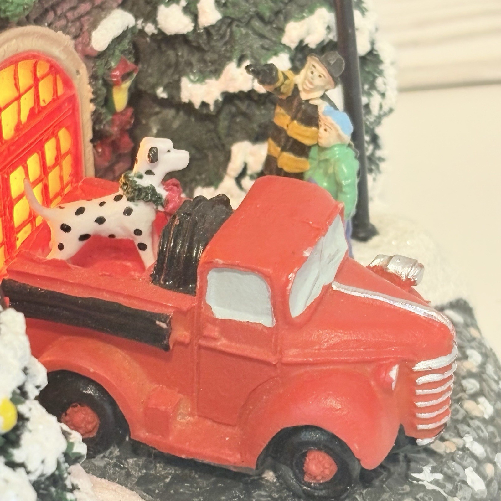 Thomas Kinkade 2019 “A First Responder’s Christmas” Lighted Fire Station Resin