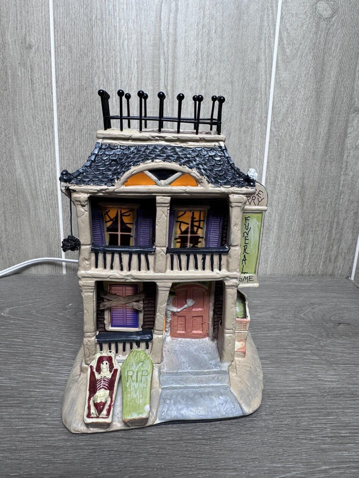Crosslight Howie Berry Funeral Home Halloween Village House Lighted Decor New