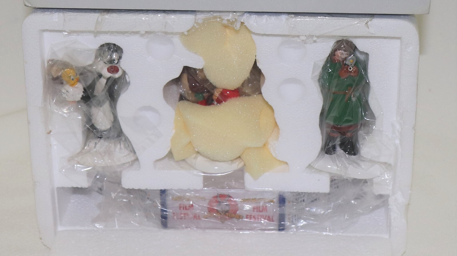 DEPT 56 SNOW VILLAGE ACCESSORIES ” LOONEY TUNES ANIMATION FILM FESTIVAL ” NIB