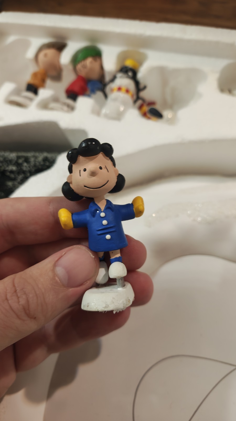 VTG 2004 Department 56 Peanuts on Ice Skating Rink 5659093 Working Complete
