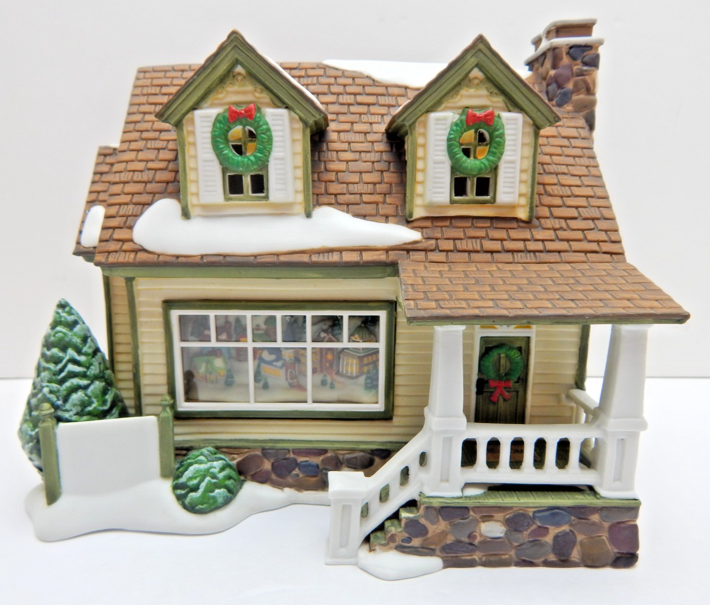 Dept 56 Collectors Club House #54800 Old Stock w/Light Cord, Box Figurine