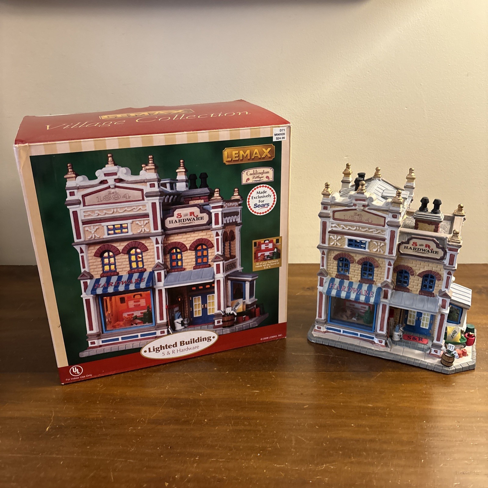 2008 Lemax Caddington Village S&R Hardware Lighted Ceramic Village Building