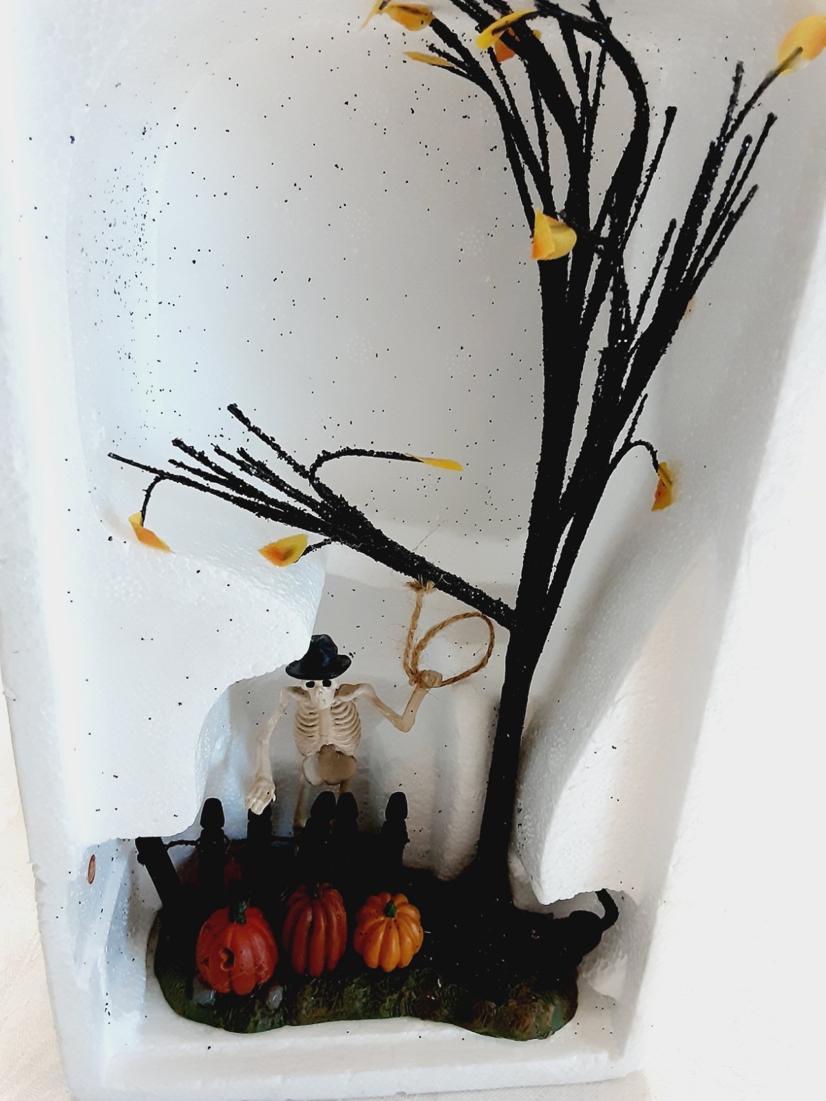 Department 56 Halloween Village Accessories Hanging Around Skeleton Pumpkins