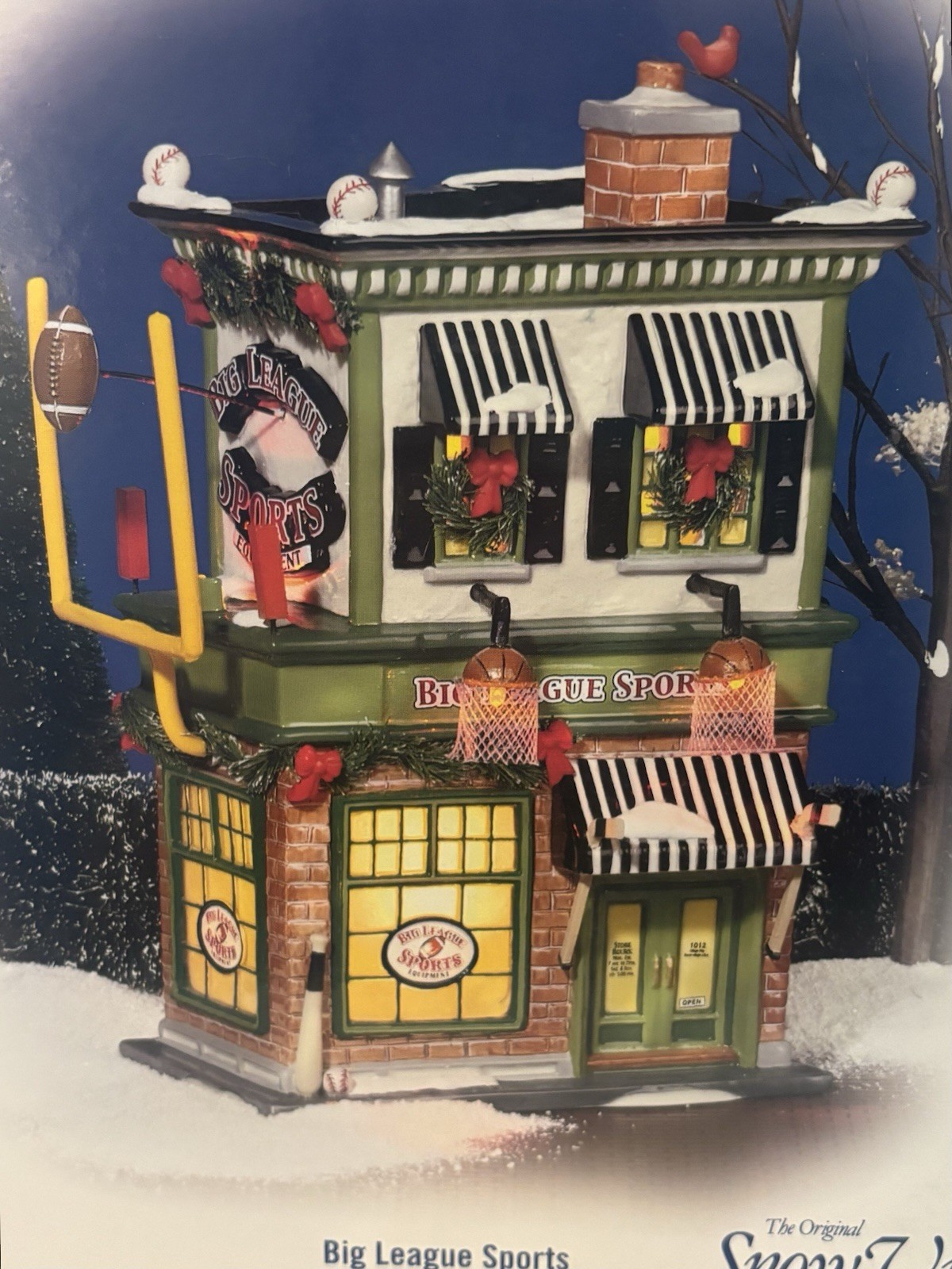 Dept 56 Original Snow Village Store BIG LEAGUE SPORTS 2006 Lighted 56.55604 Ret