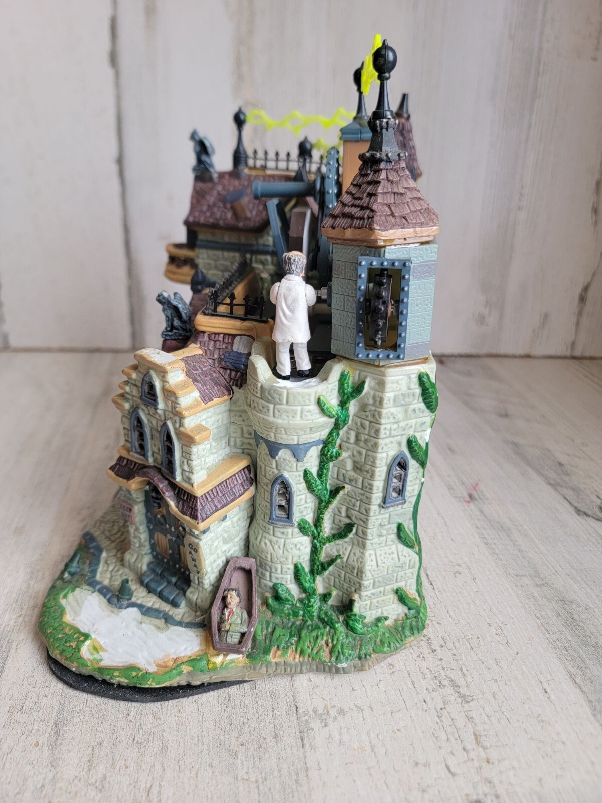 Lemax AS IS Frankenstein’s Laboratory Halloween spooky town Village accessory