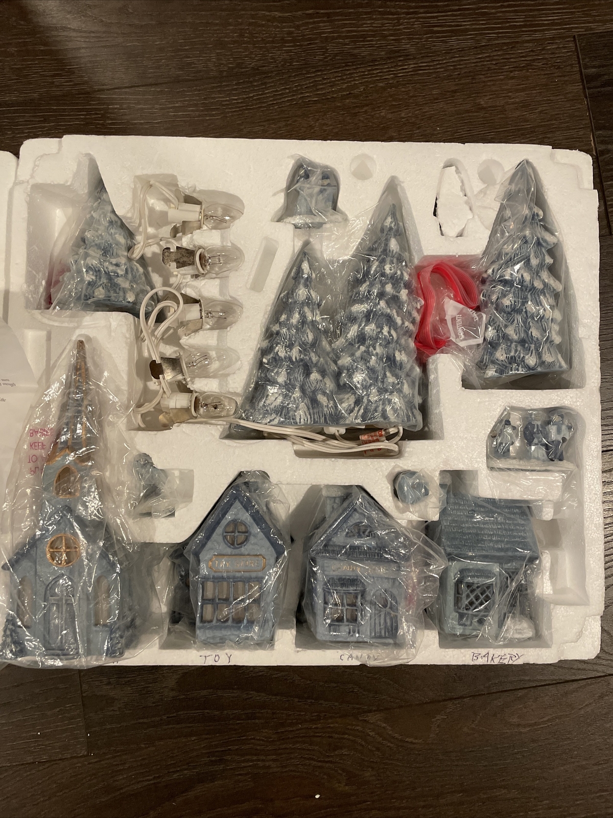 Grandeur Noel 13 Piece Porcelain Village Christmas Holiday Music Illuminated
