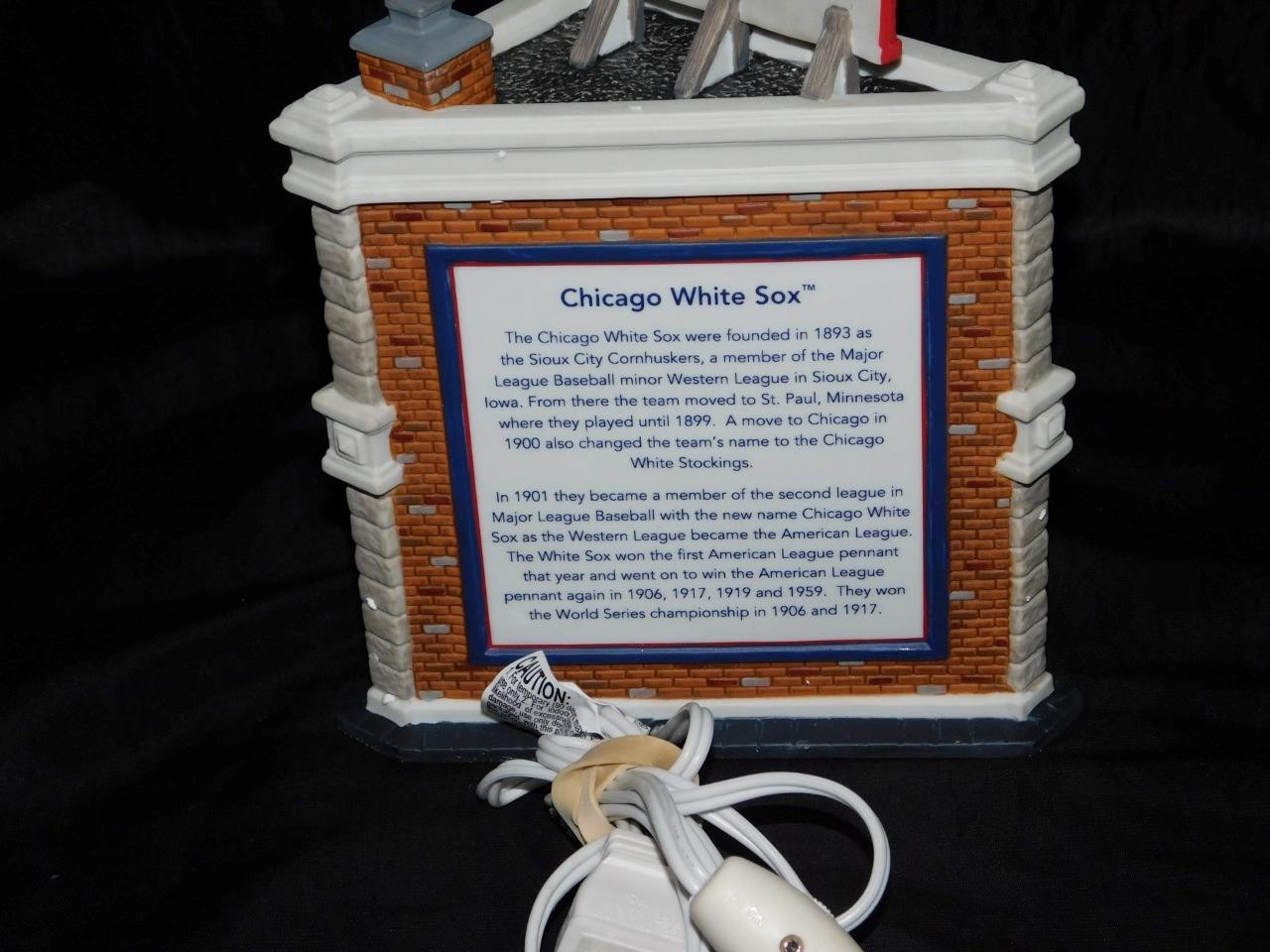 Department 56 Chicago White Sox Souvenir Shop Christmas in the City Baseball MLB
