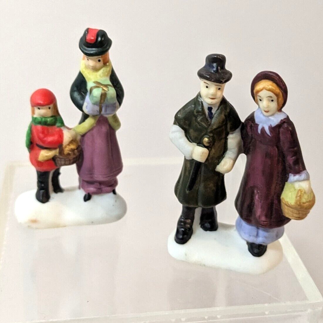 Christmas Village Town Victorian Ceramic Figures 2 Pc Family Mother Father Child