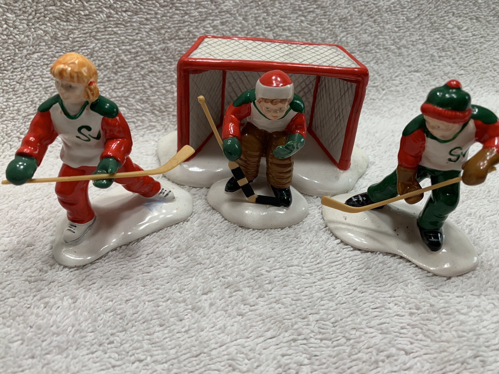 Department 56 Snow Village: “Cold Weather Sports” with box #5410-0