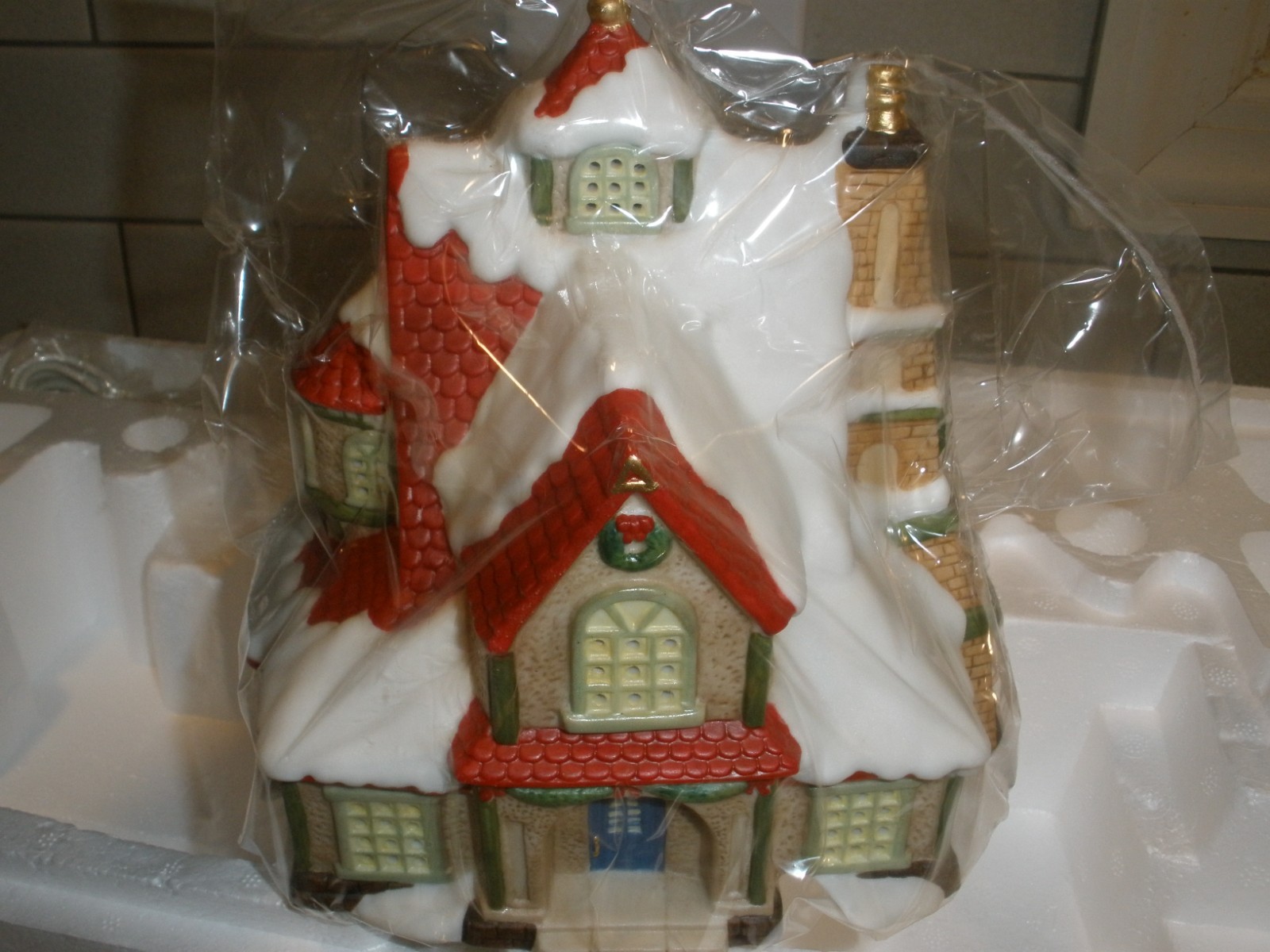 HAWTHORNE PORCHLIGHT COLLECTION VILLAGE “SANTA’S TOY SHOPPE” NEW IN BOX