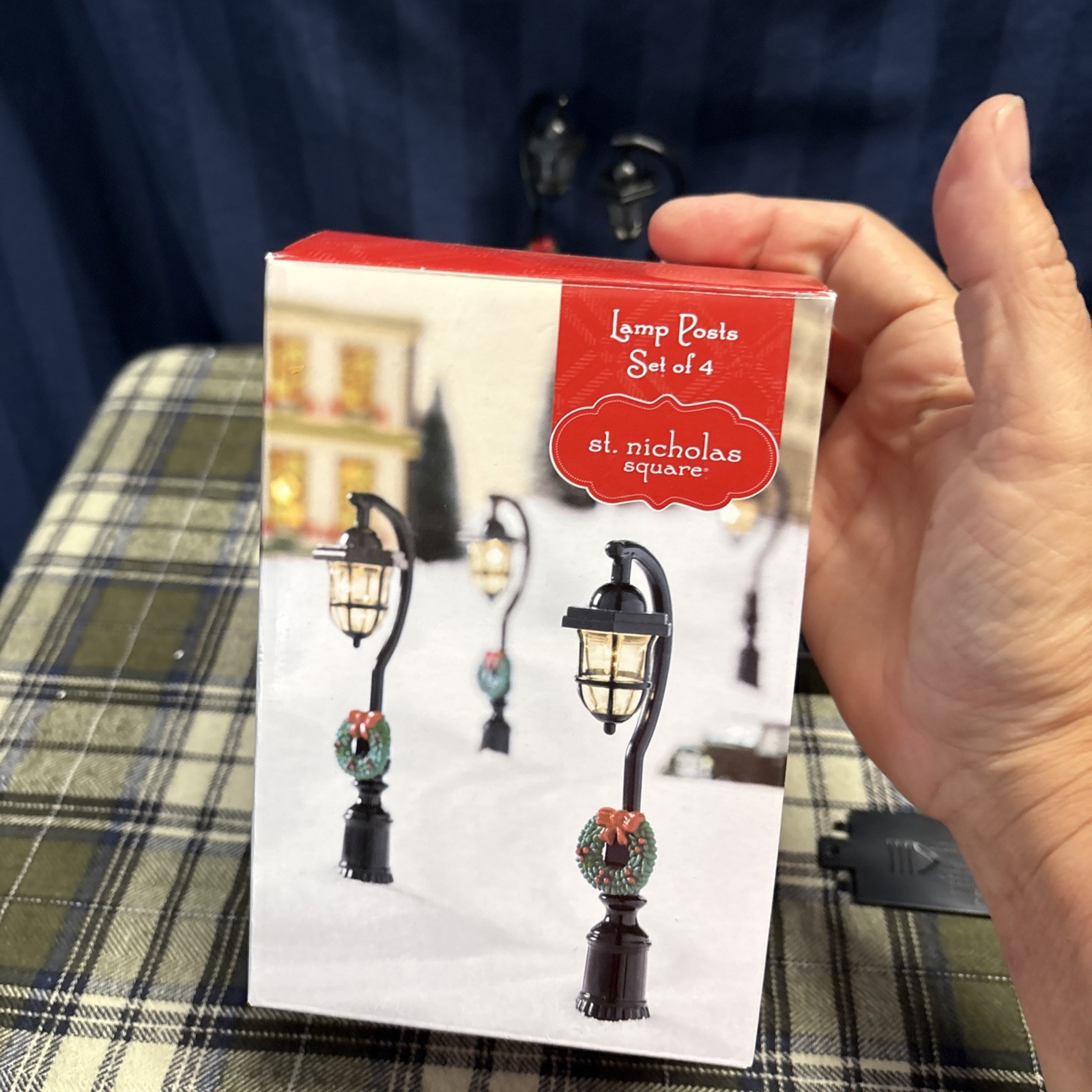 St Nicholas Square Illuminated Lamp Posts Set of 4 with Box 470