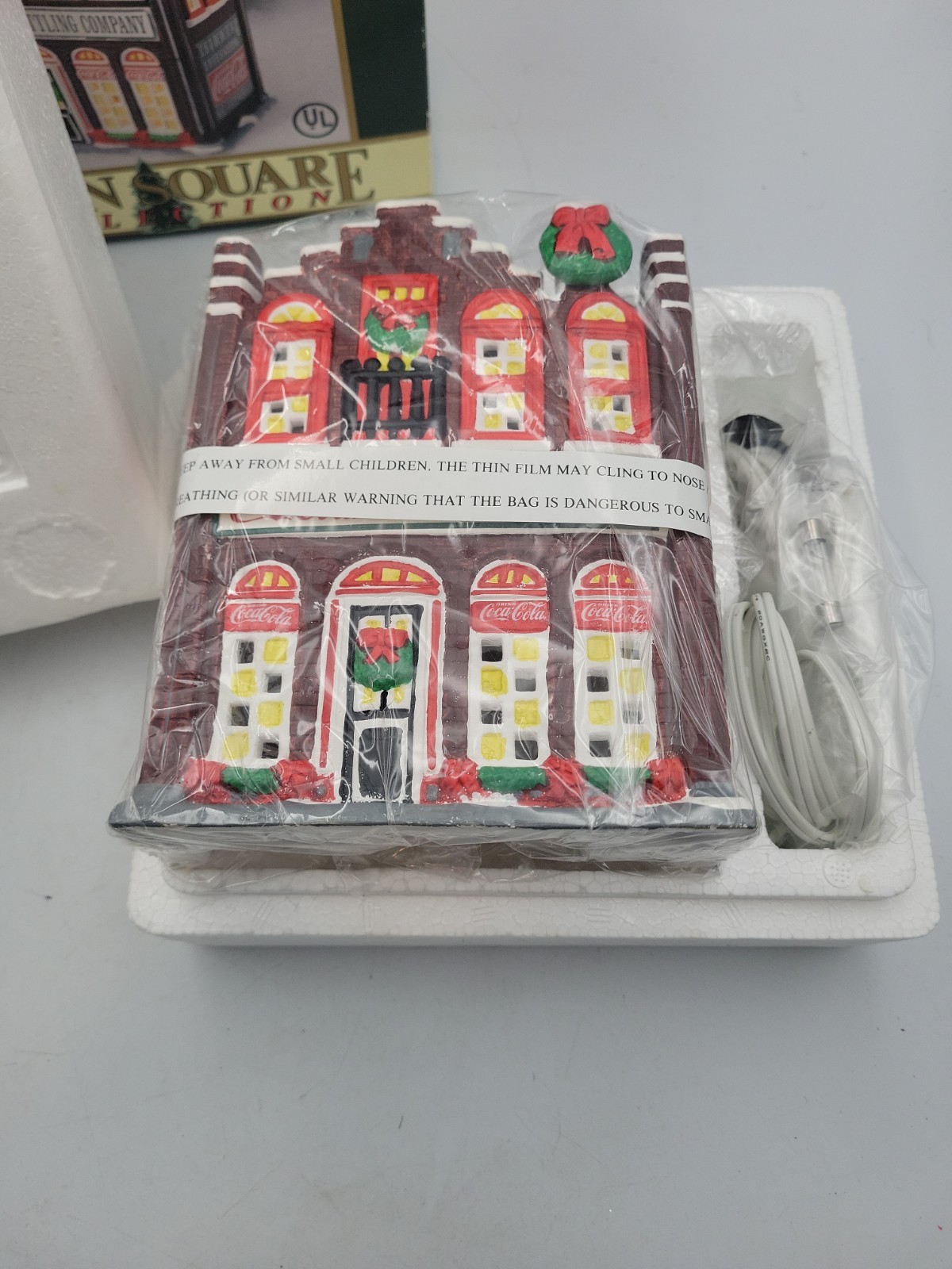 Coca-Cola 1995 Town Square Collection Xmas Village Lighted Bottling Company New