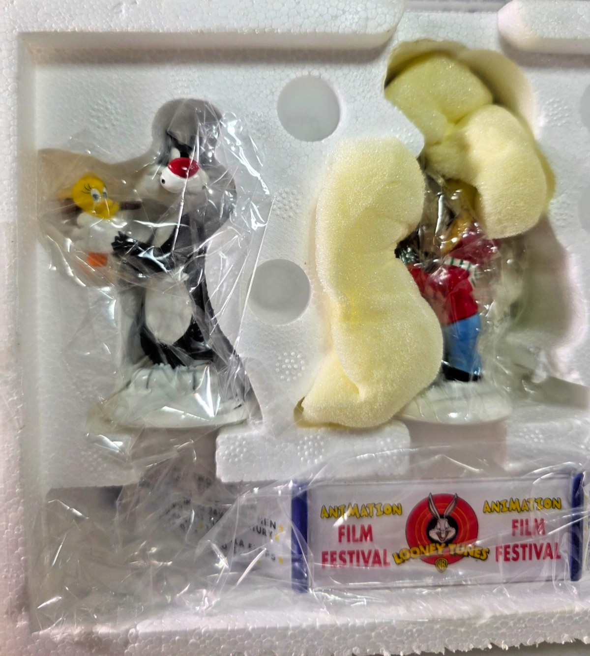 Dept 56 The Looney Tunes Animation Film Festival 54983 Set of 4 Taz Bugs Retired