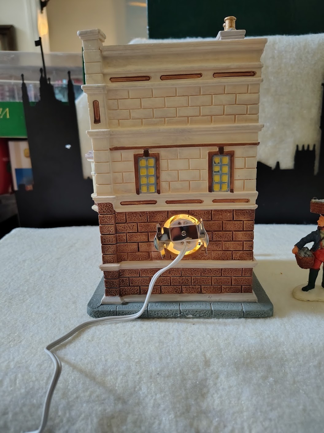 Lemax Collectors Club – East Side Brownstone set of 2- Not Perfect