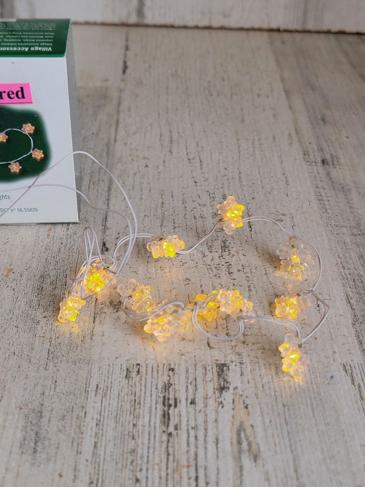 Dept 56 53122 String of 12 snowflakes Lights village accessory xmas