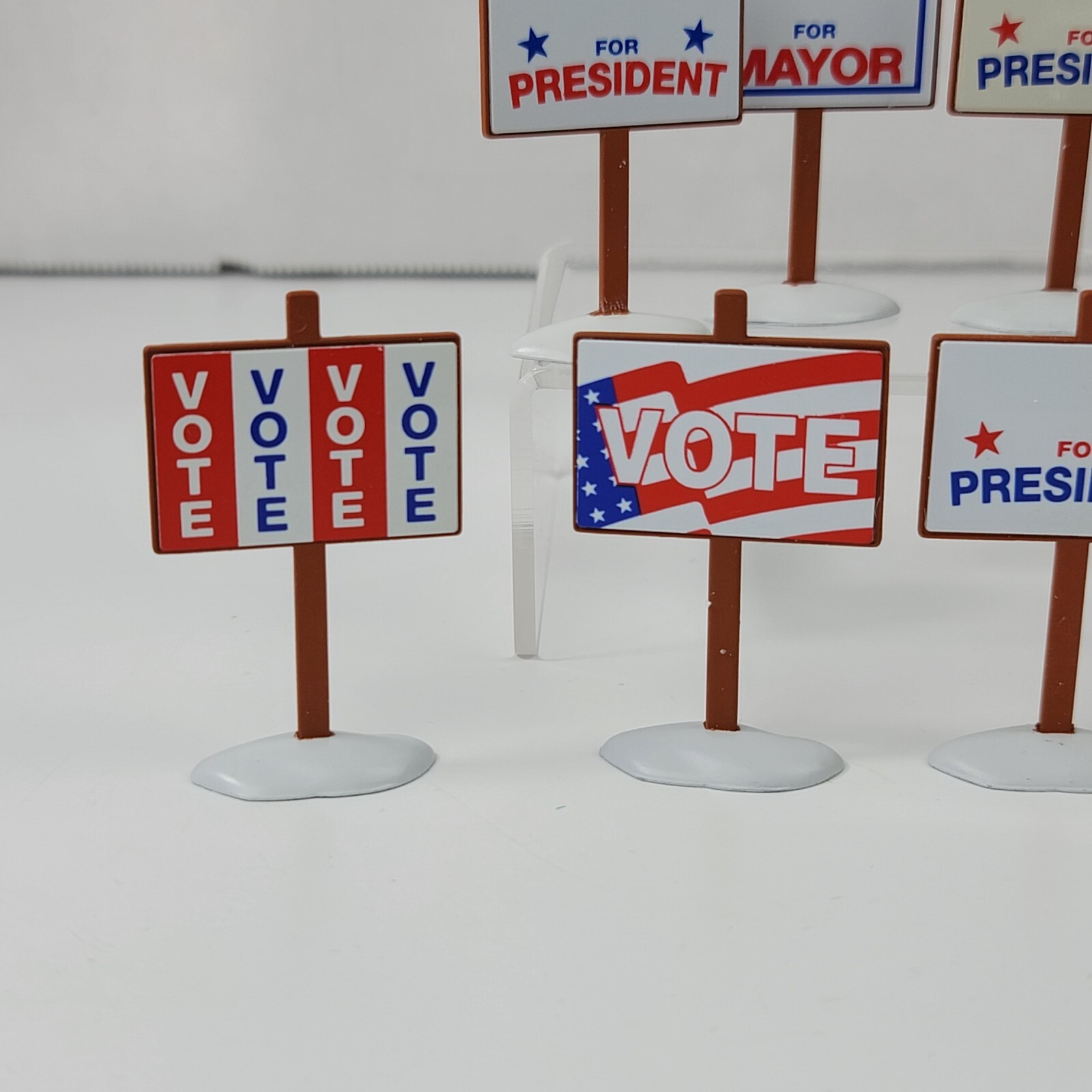2 Sets Dept 56 Snow Village Election Yard Signs 12 Pc Vote For President Mayor