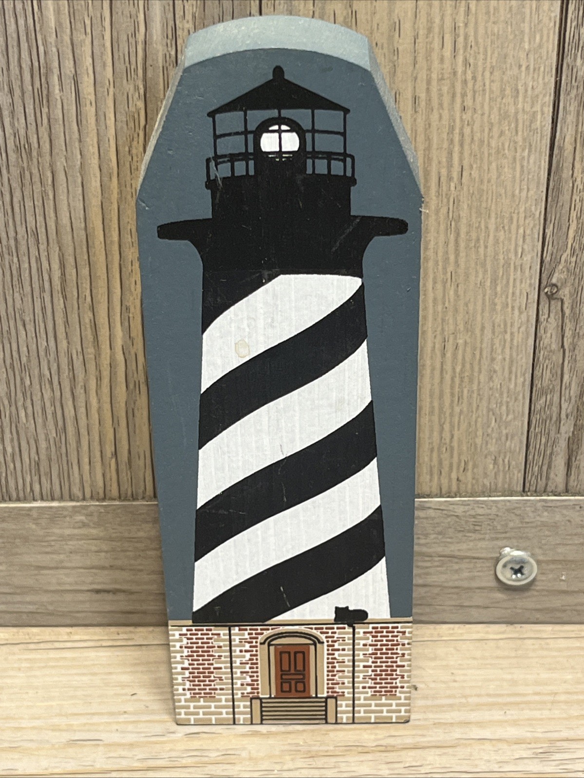 The Cats’ Meow Wooden Village Building. Cape Hatteras Lighthouse 7” Tall 2.25 W