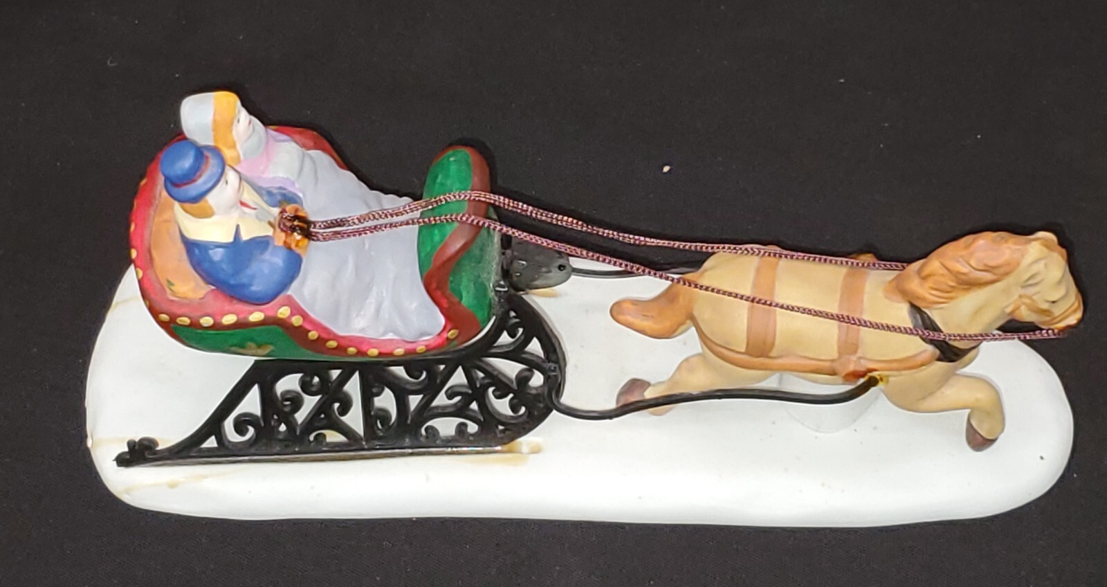 Lemax COZY SLEIGH RIDE Christmas Village figure horse drawn carriage #53158 1995