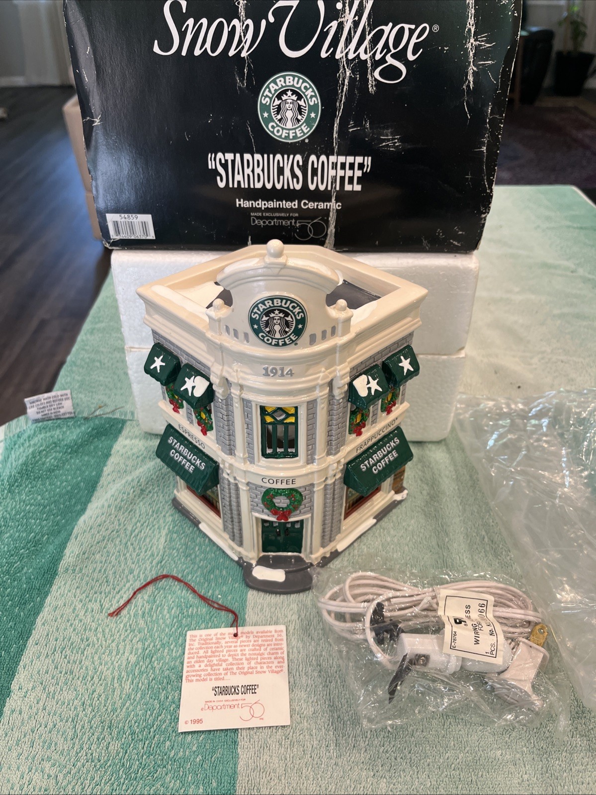Starbucks Coffee Shop Department 56 Snow Village with Box and Light – 1995 Mint