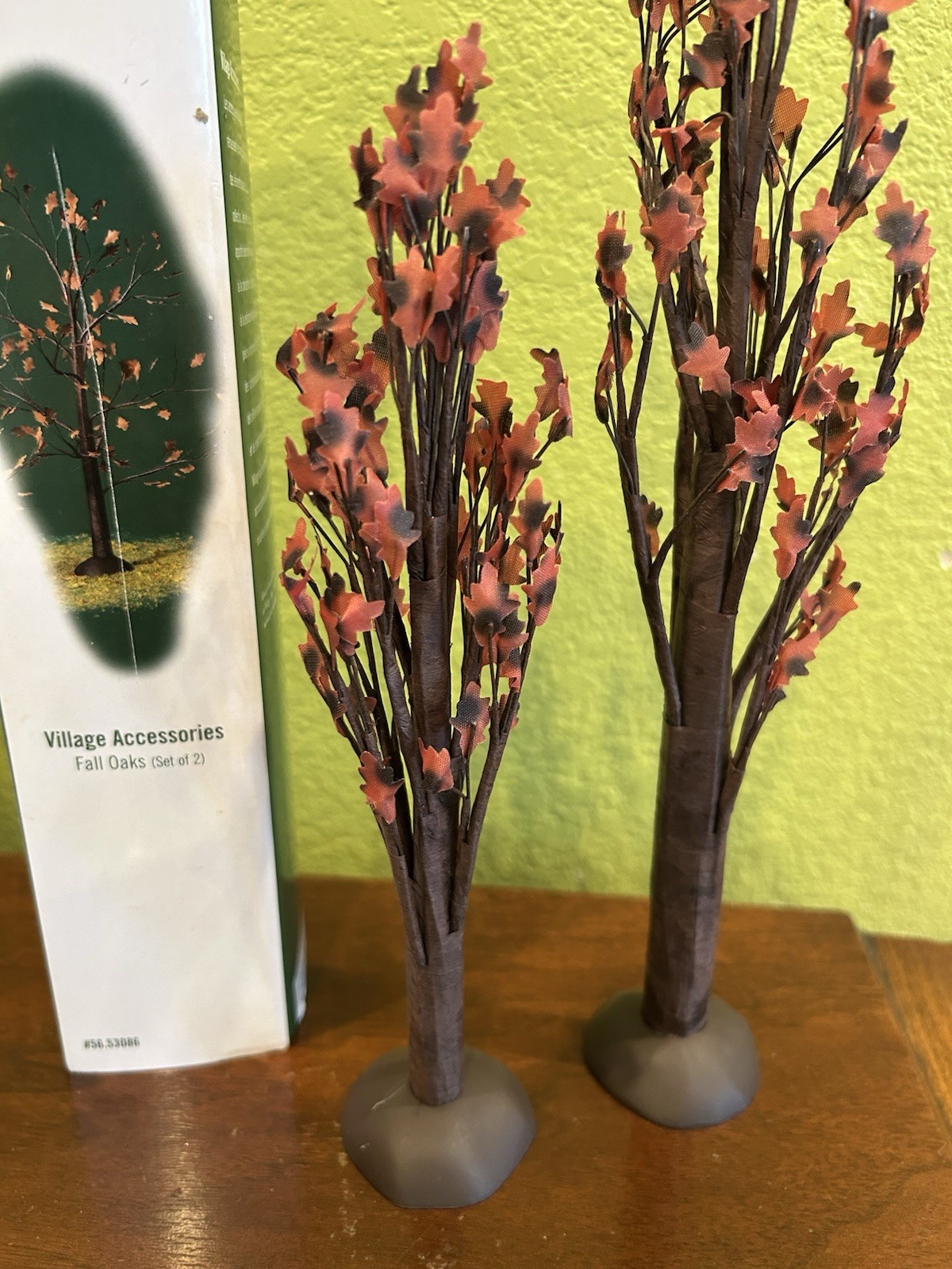 Dept 56 Fall Oaks Trees (Set of 2) #53086 Village Accessories W/box Autumn