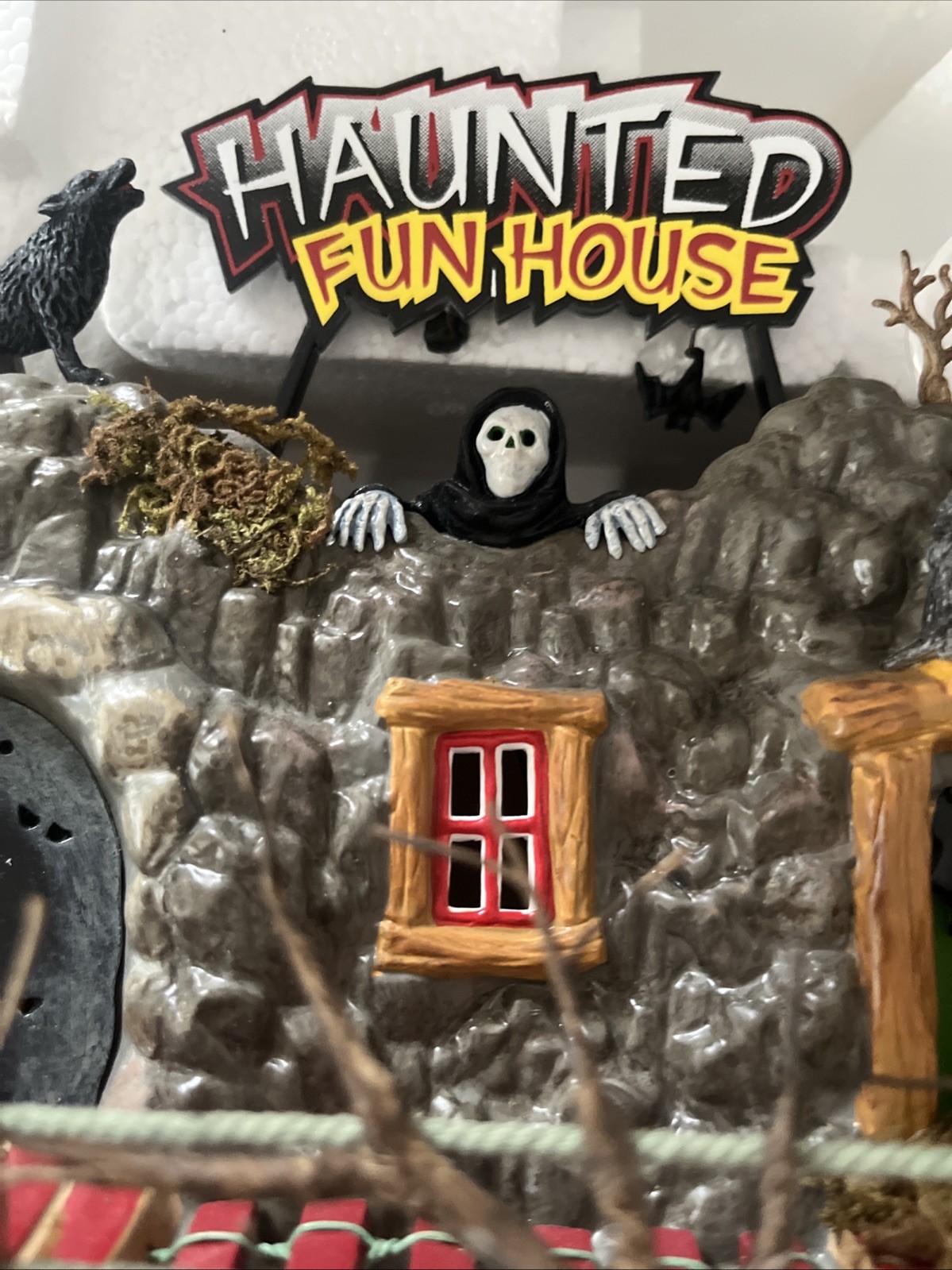 Dept 56 Retired Haunted Fun House Original Snow Village Halloween 5655094