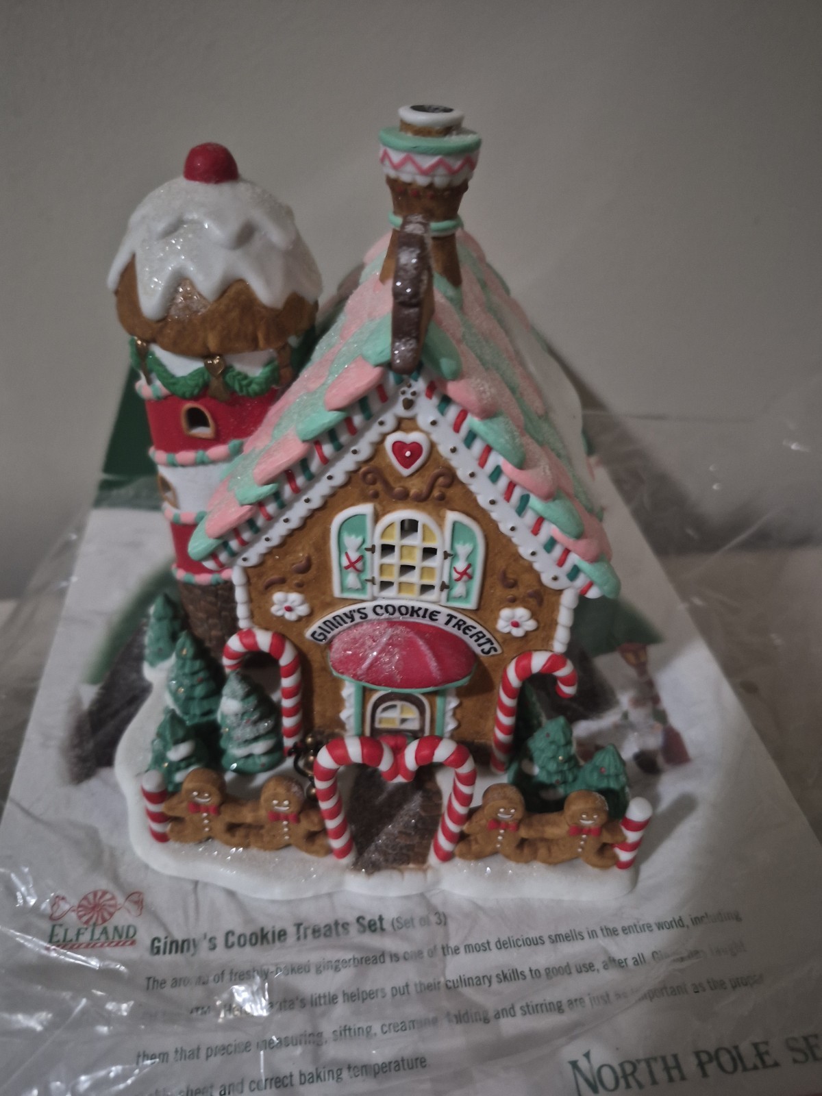 Dept 56 GINNY’S COOKIE TREATS Set #56732 North Pole Series VILLAGE-read
