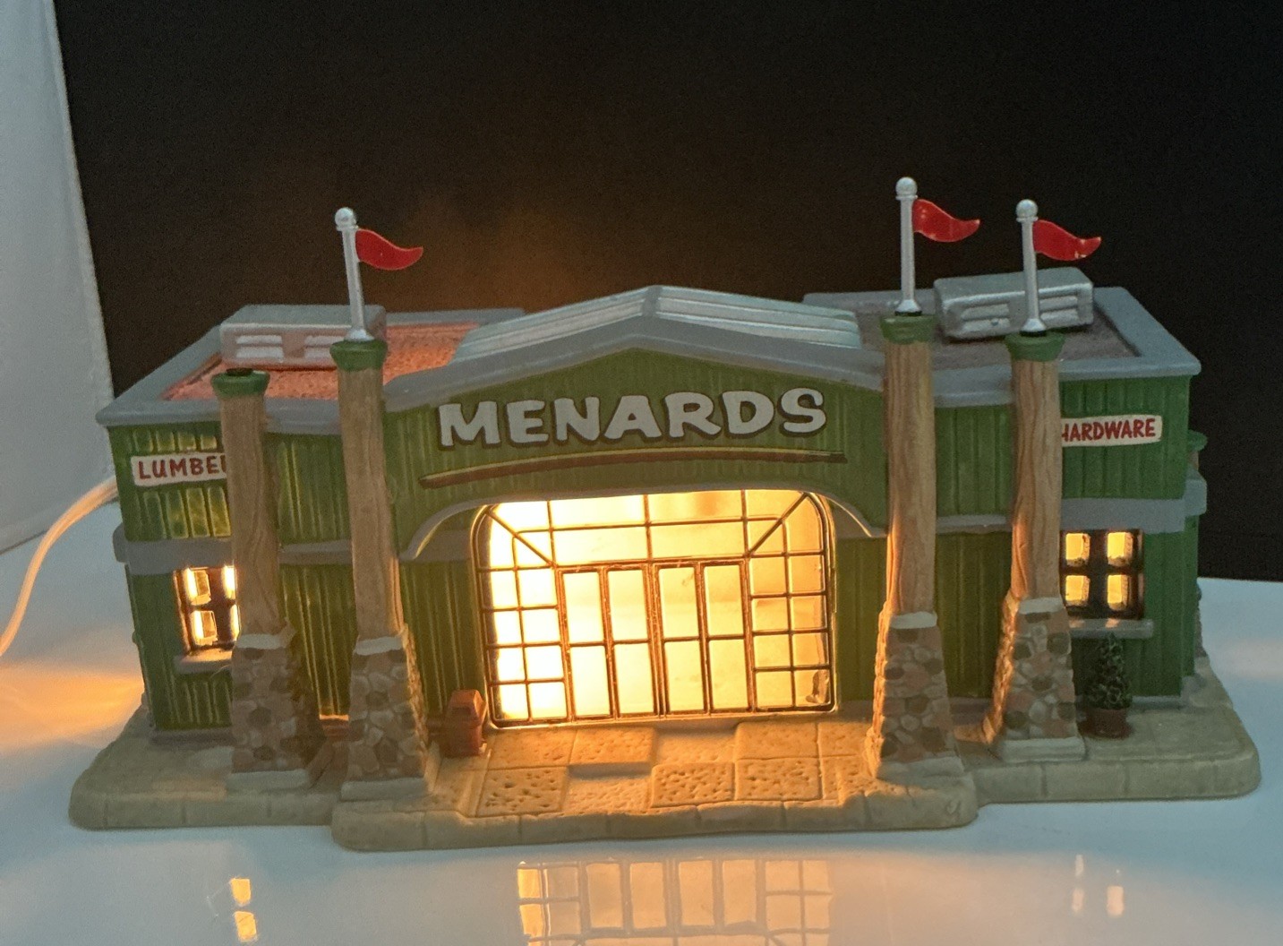 Rare Lemax MENARDS Store Building Rare 2006 w Light Cord No Box Read Description