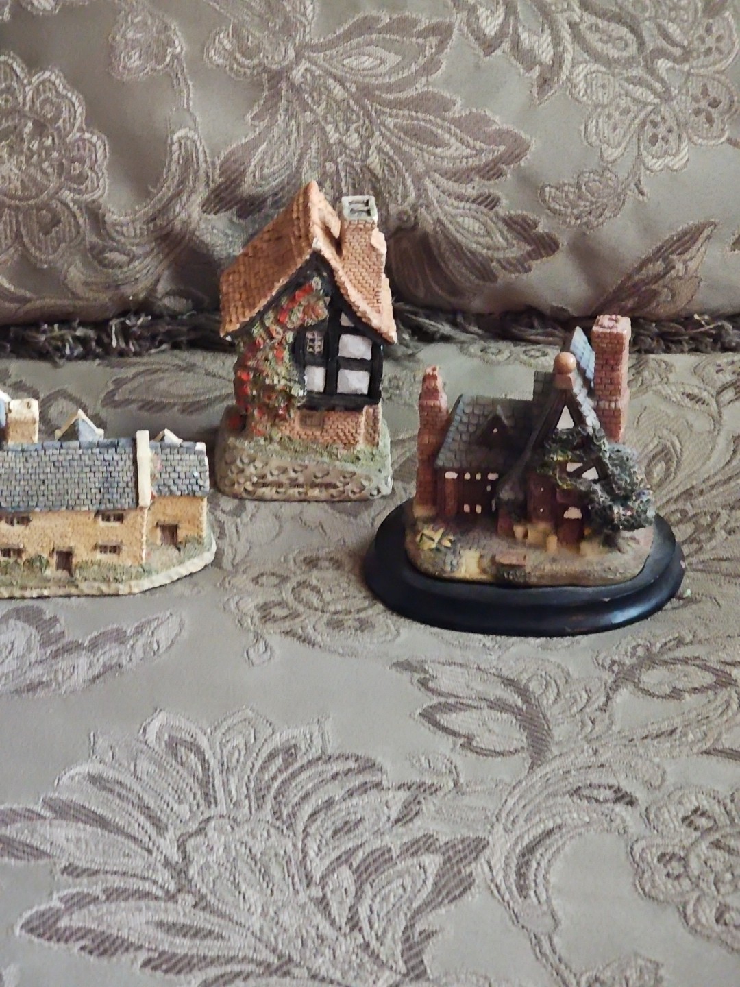 Lot of 3 Hawthorne Gone With The Wind Houses And Buildings -Excellent Condition