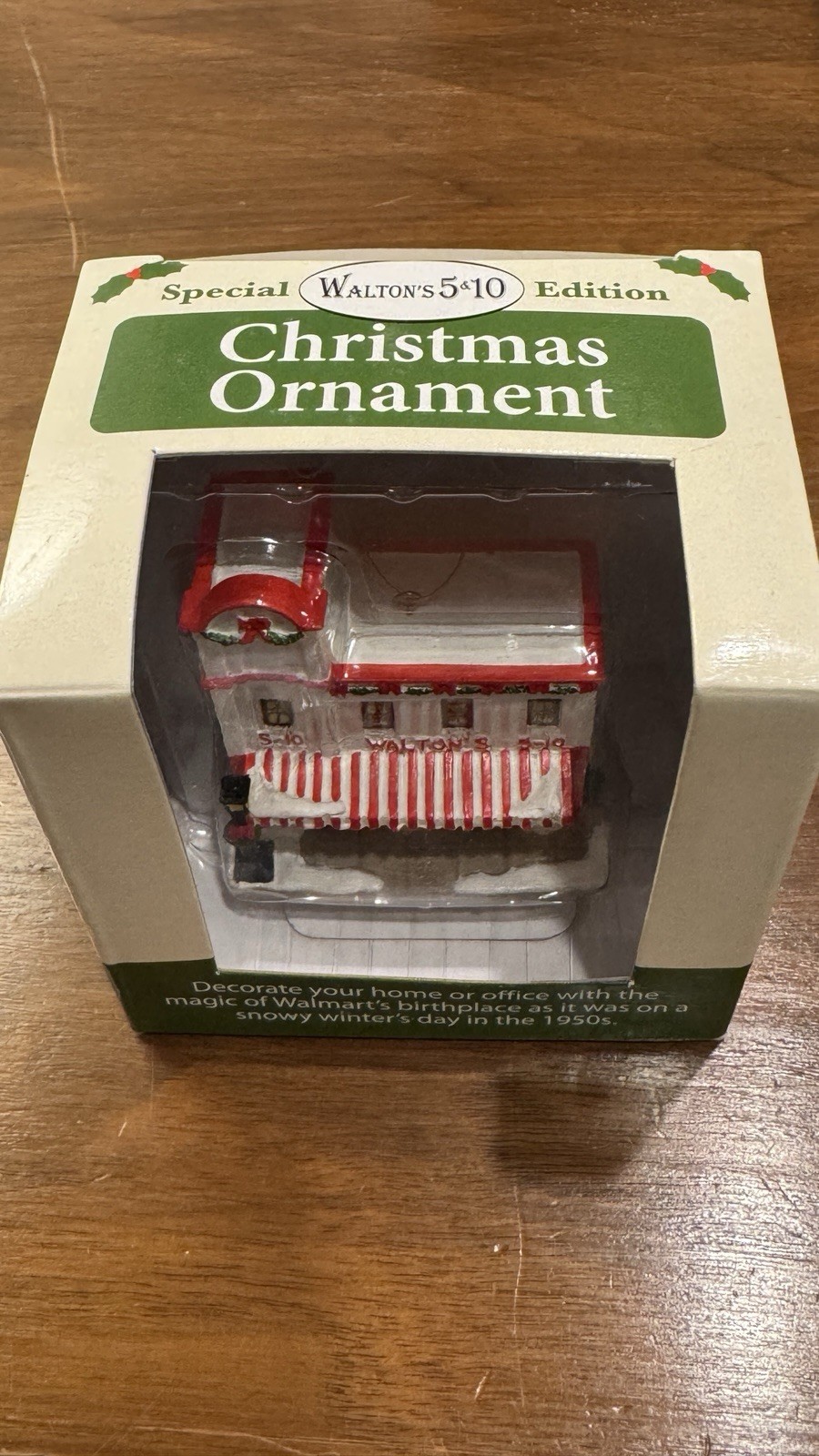 Walton’s 5-10 Christmas Village Holiday Time Special Edition VTG 2011