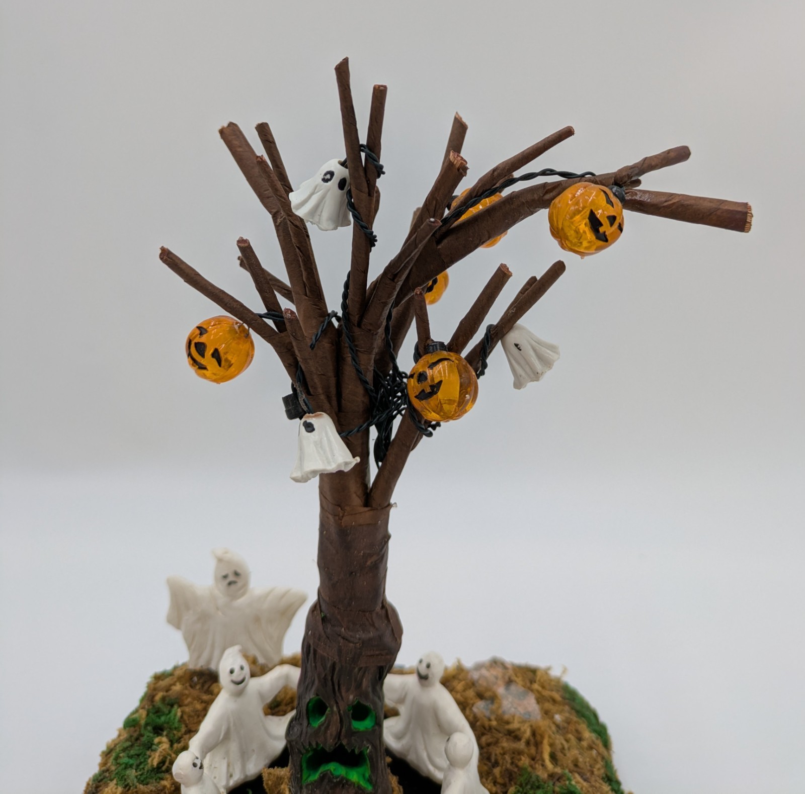 Lemax Ring-Around The Tree Pumpkin Hollow Animated Halloween Village 2004 w/ Box