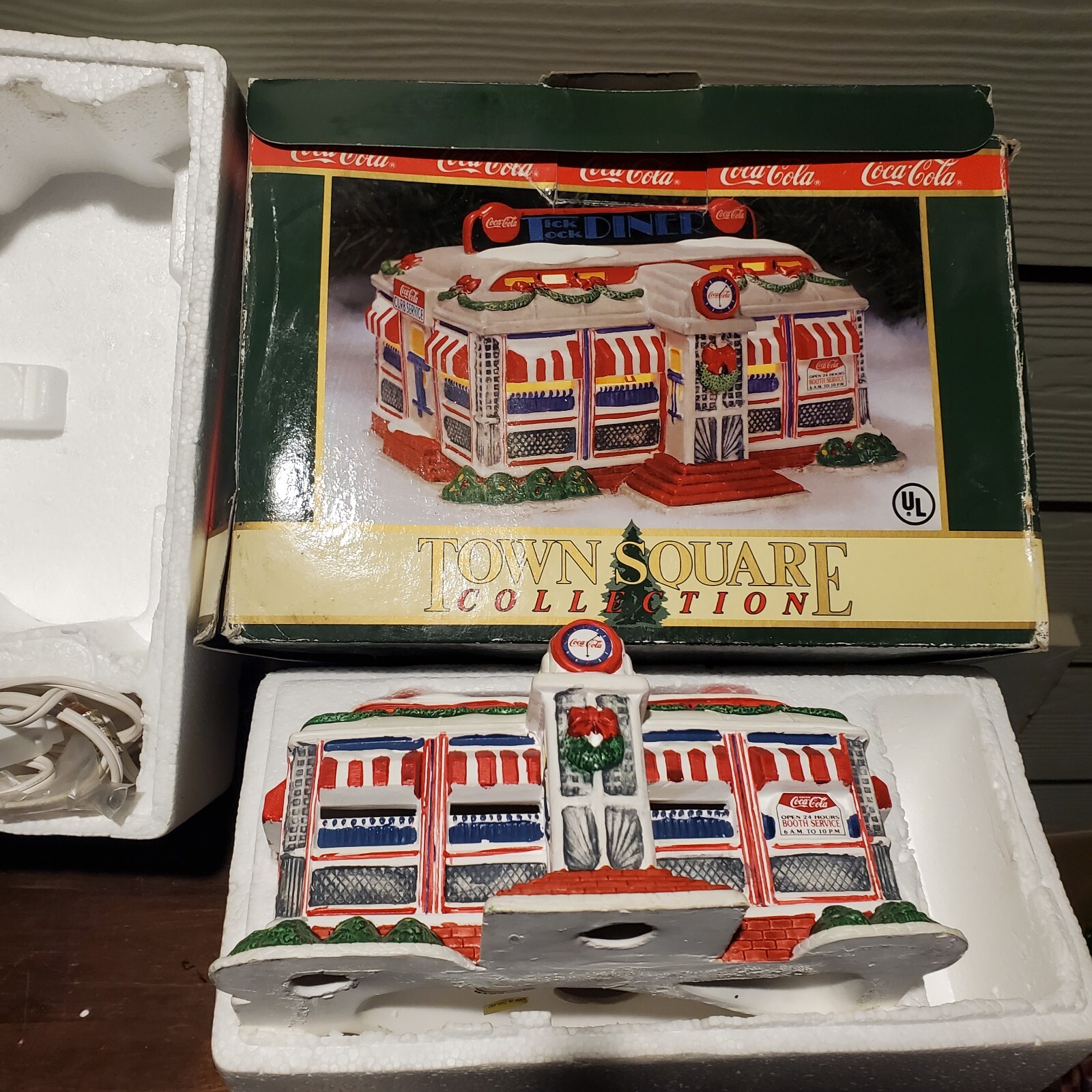 Vtg Coca-Cola Town Square Collection Tick Tock Diner Christmas Village In Box