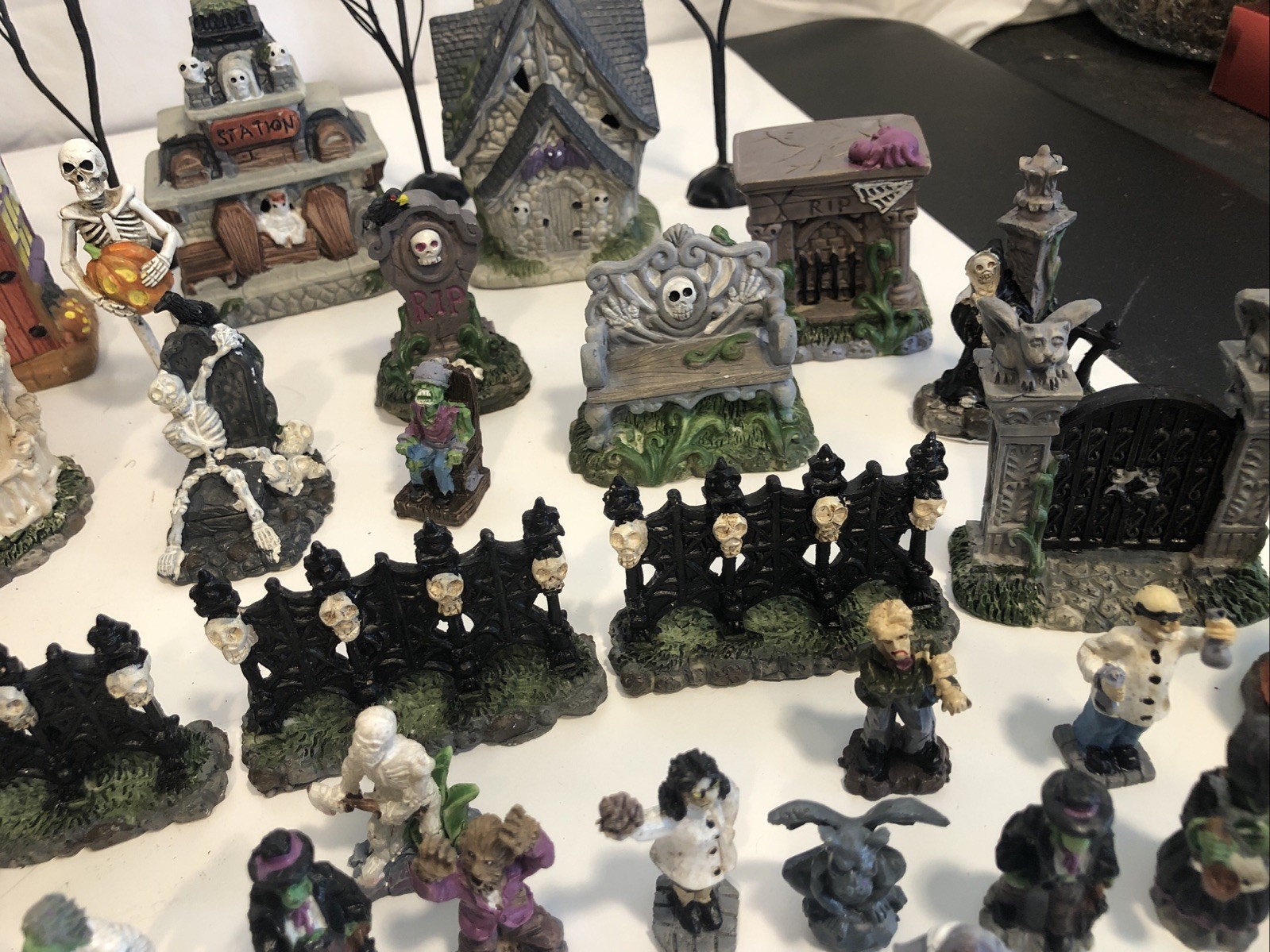 Greenbrier International (54 Piece) Holloween Zombie Village