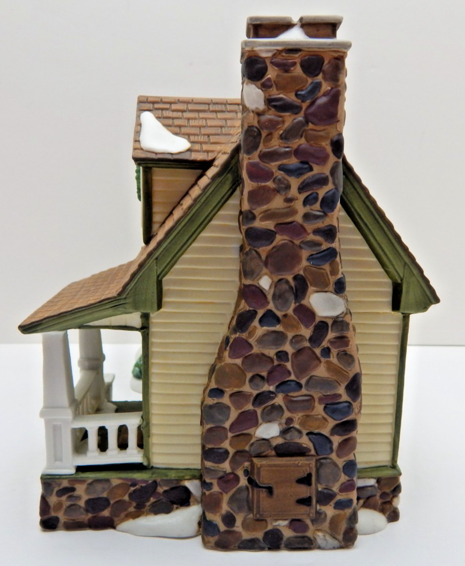 Dept 56 Collectors Club House #54800 Old Stock w/Light Cord, Box Figurine