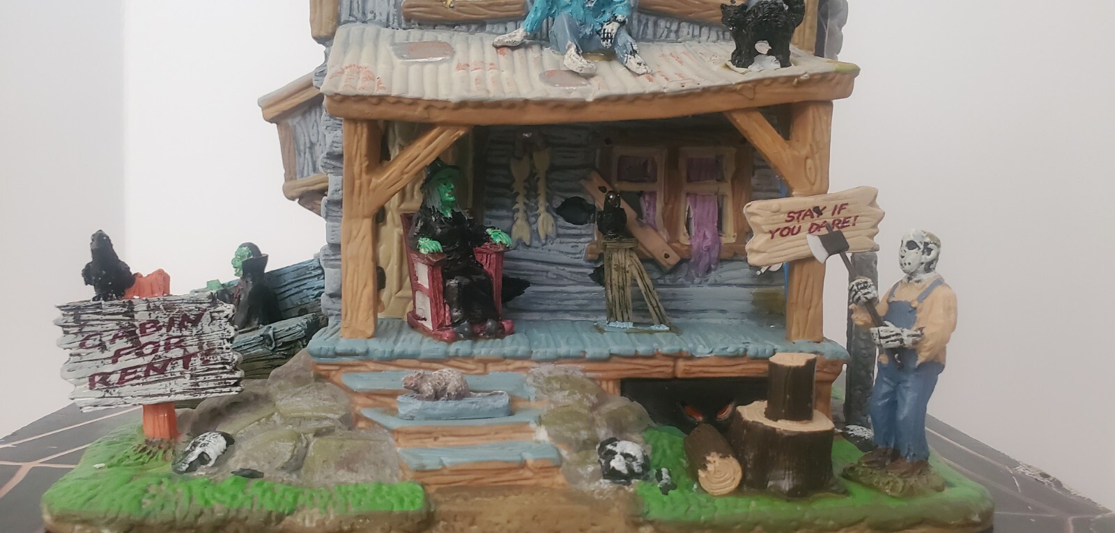 2010 Lemax Limited Edition Halloween Spooky Town Haunted Cabin