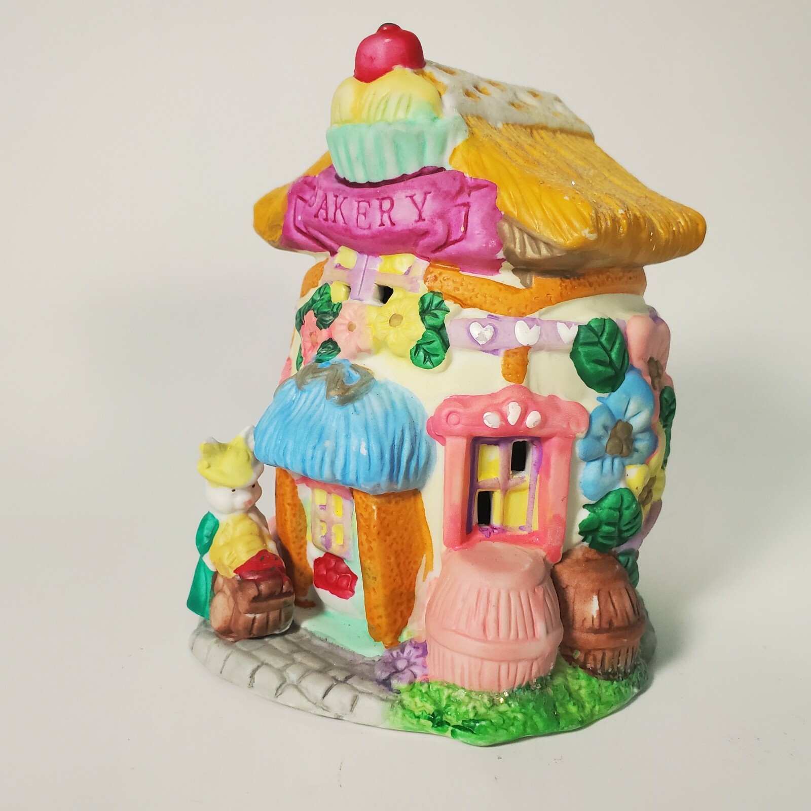Vintage Hoppy Hallow 2002 Bakery Easter Ceramic Figure Town Bunny Decor