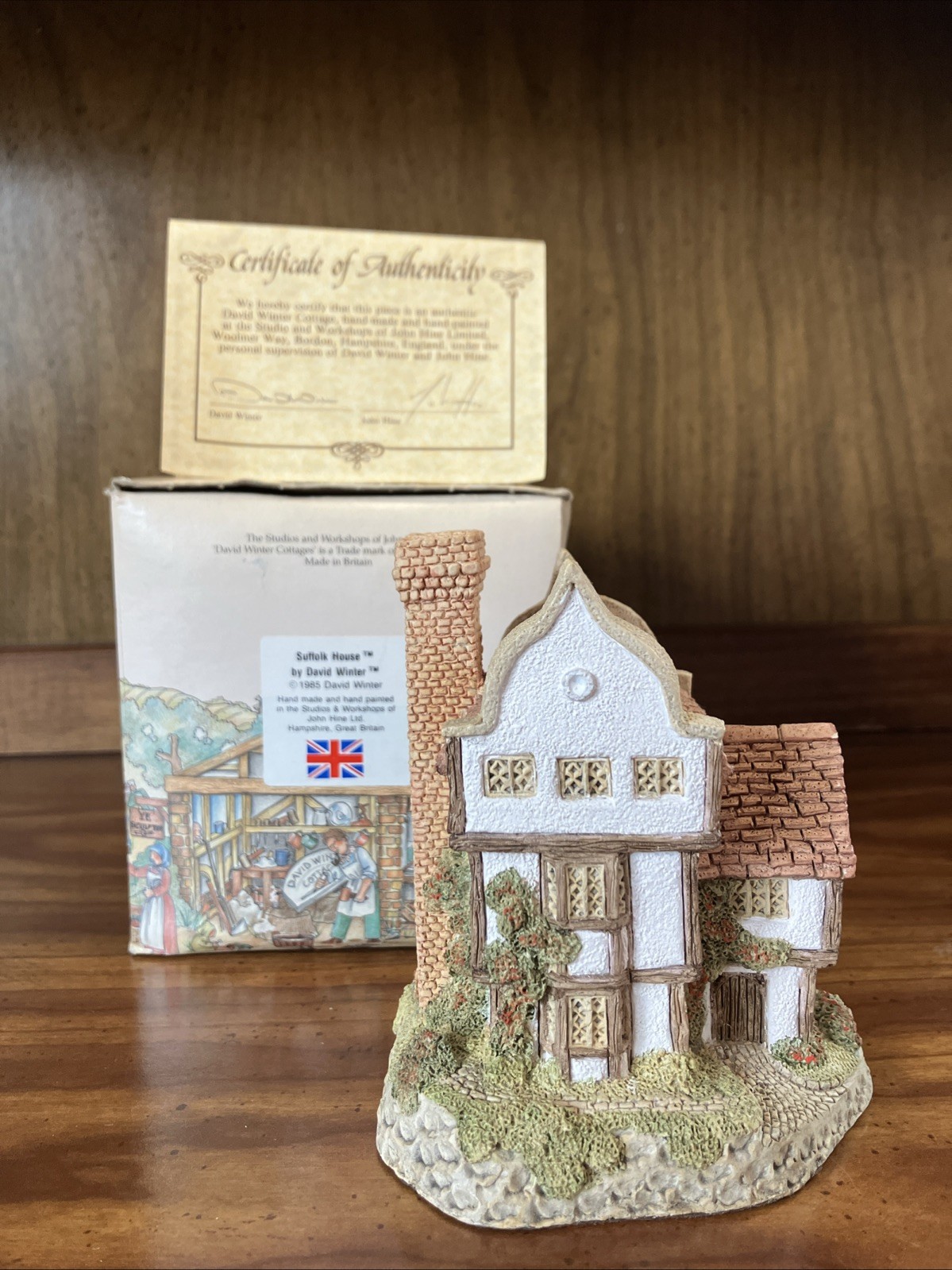 David Winter Cottages 1985 SUFFOLK HOUSE In Original Box With COA VG