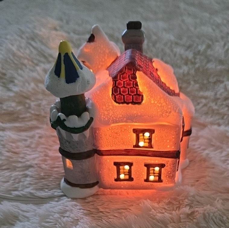Porcelain Bisque Santa’s Village Lighted Toy Shop Hand Painted Vintage 1994