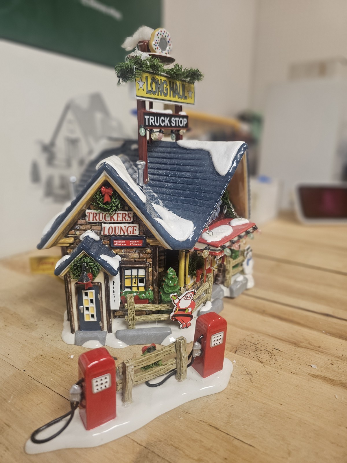 Department 56 Snow Village Long Haul Truck Stop Lighted Animated w/ Box