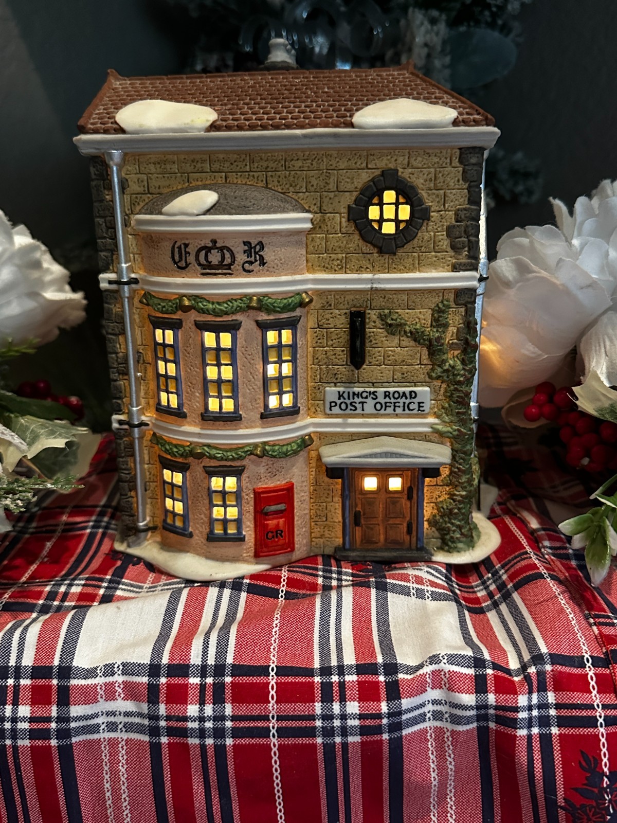 Dept 56 Kings Road Post Office Dickens Village Series Christmas House