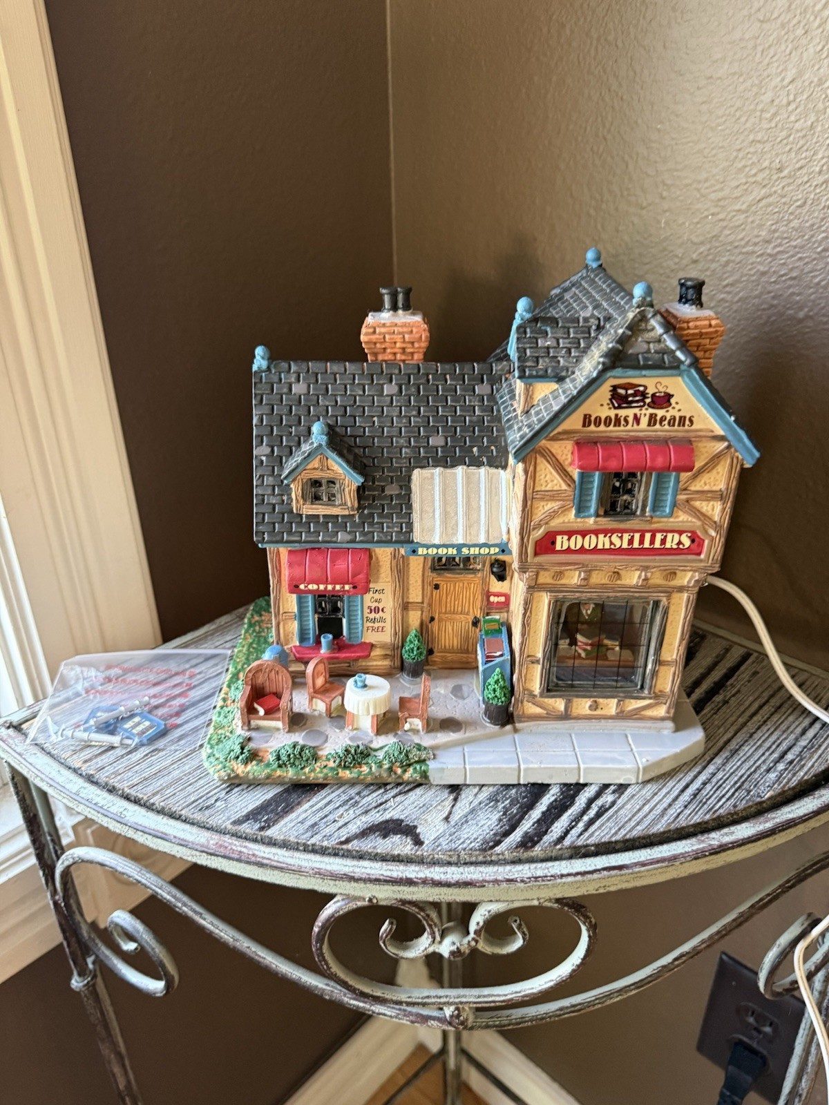 Lemax Christmas Village Book Shop – New – Works – Sears Exclusive