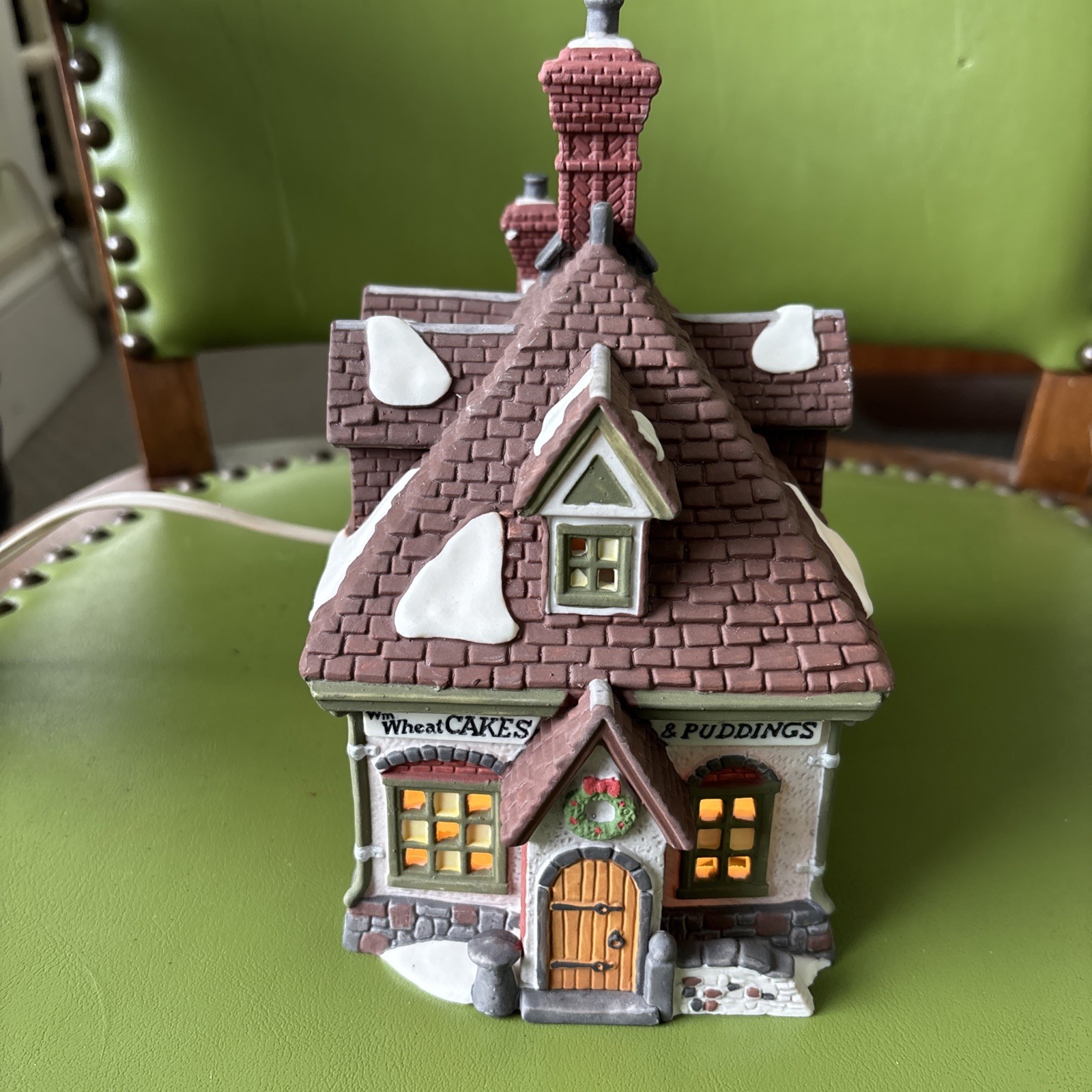 Department 56 Dickens’ Village Lit Wm. Wheat Cakes & Puddings 1993 Christmas