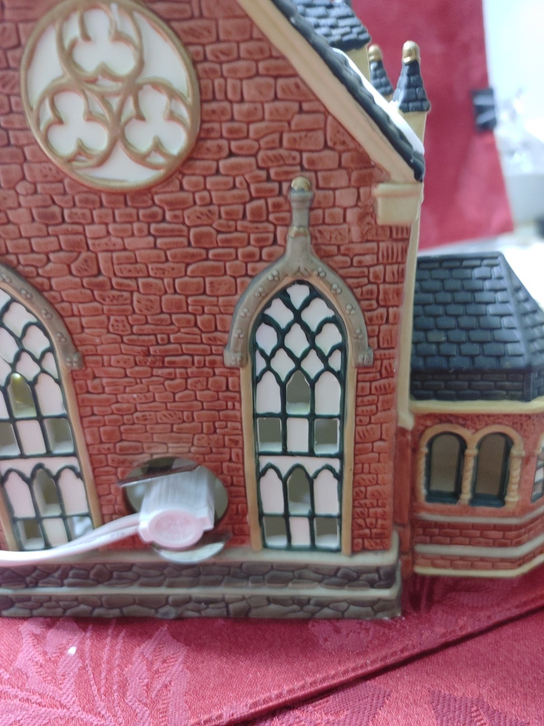 Heartland Valley Village 2000 Cathedral Church Limited Edition O’well W/light