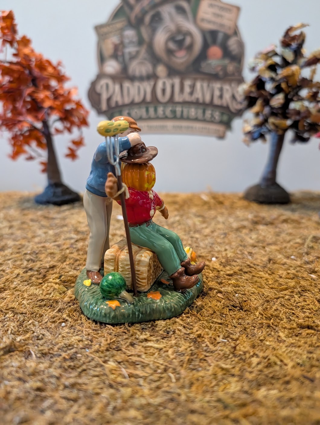 Dept 56 Halloween – Accessory – Topping off the Scarecrow