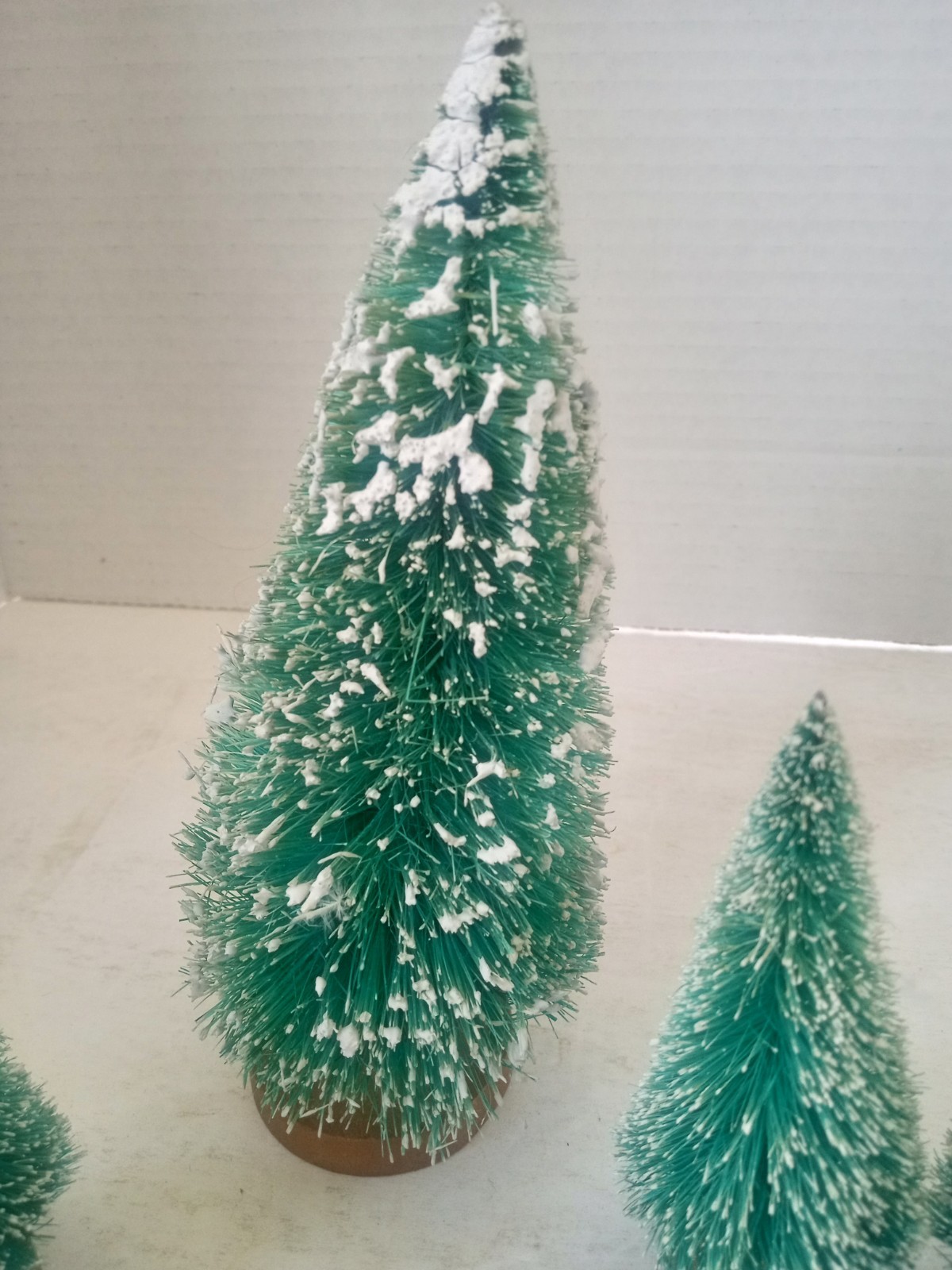 Vintage Sisal Bottle Brush Trees Wood Base Lot of 8 Christmas Village Modeling