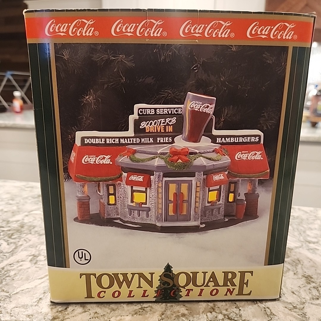 Coca-Cola Town Square Collection Scooter’s Drive In Diner Christmas VTG 1996
