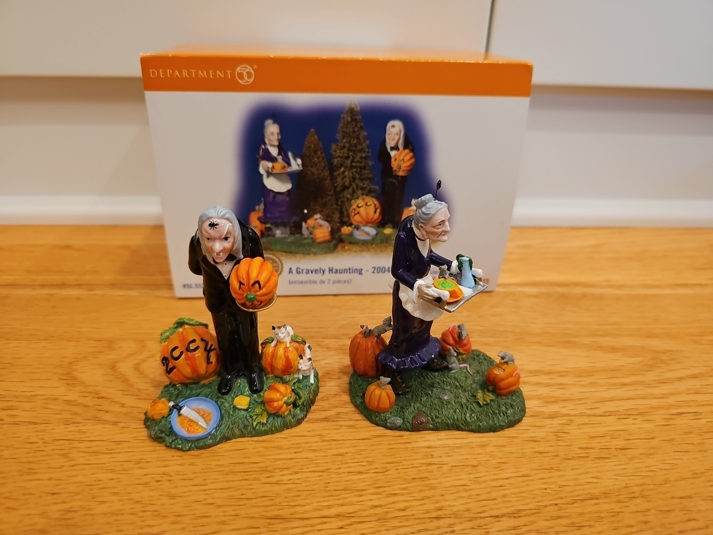 Dept 56 A Gravely Haunting -2004 Snow Village Halloween Accessory #55240 Vintage