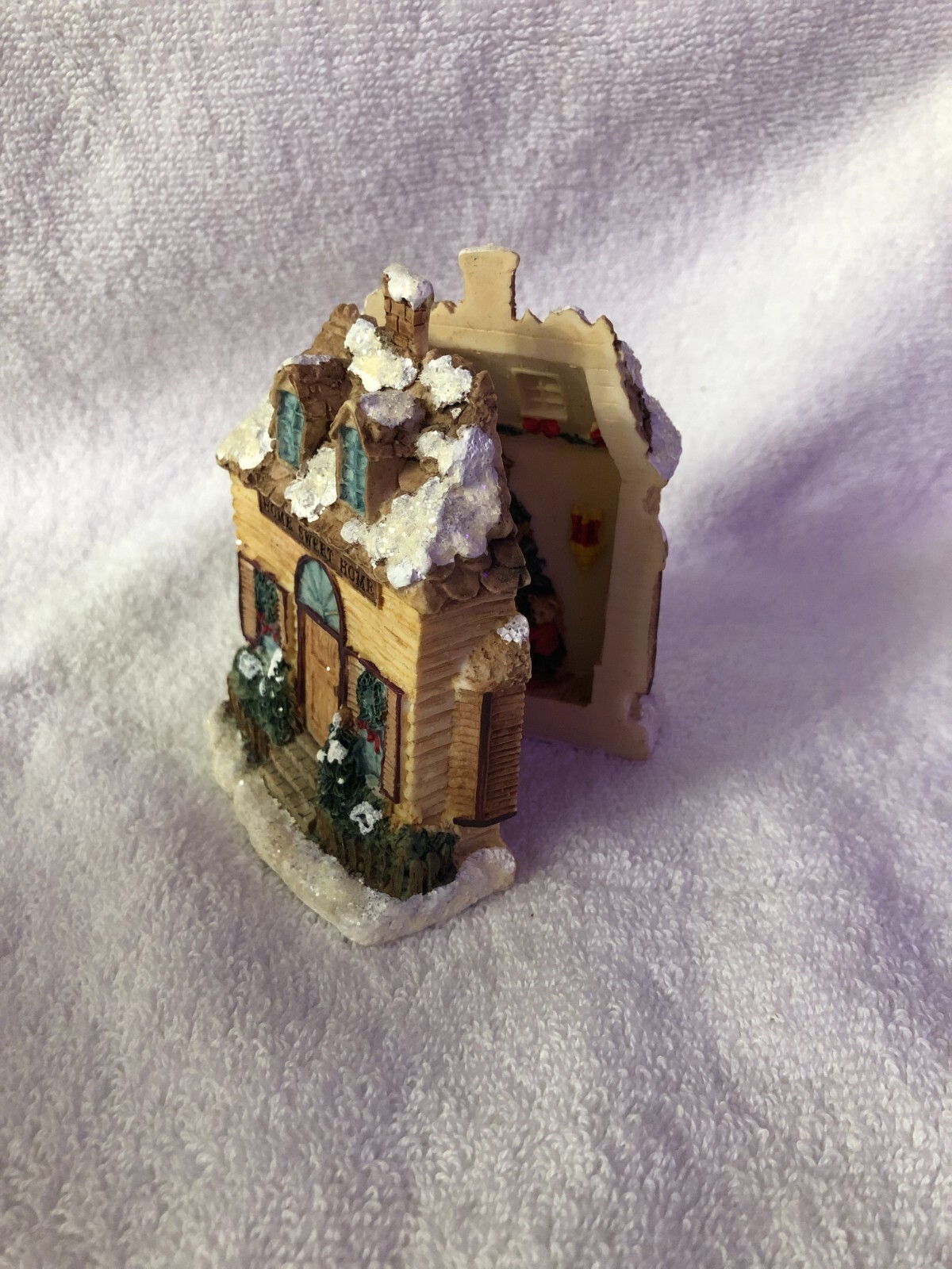 AVON Winter Village Collection Home Sweet Home 1996 4″ opens up to show family