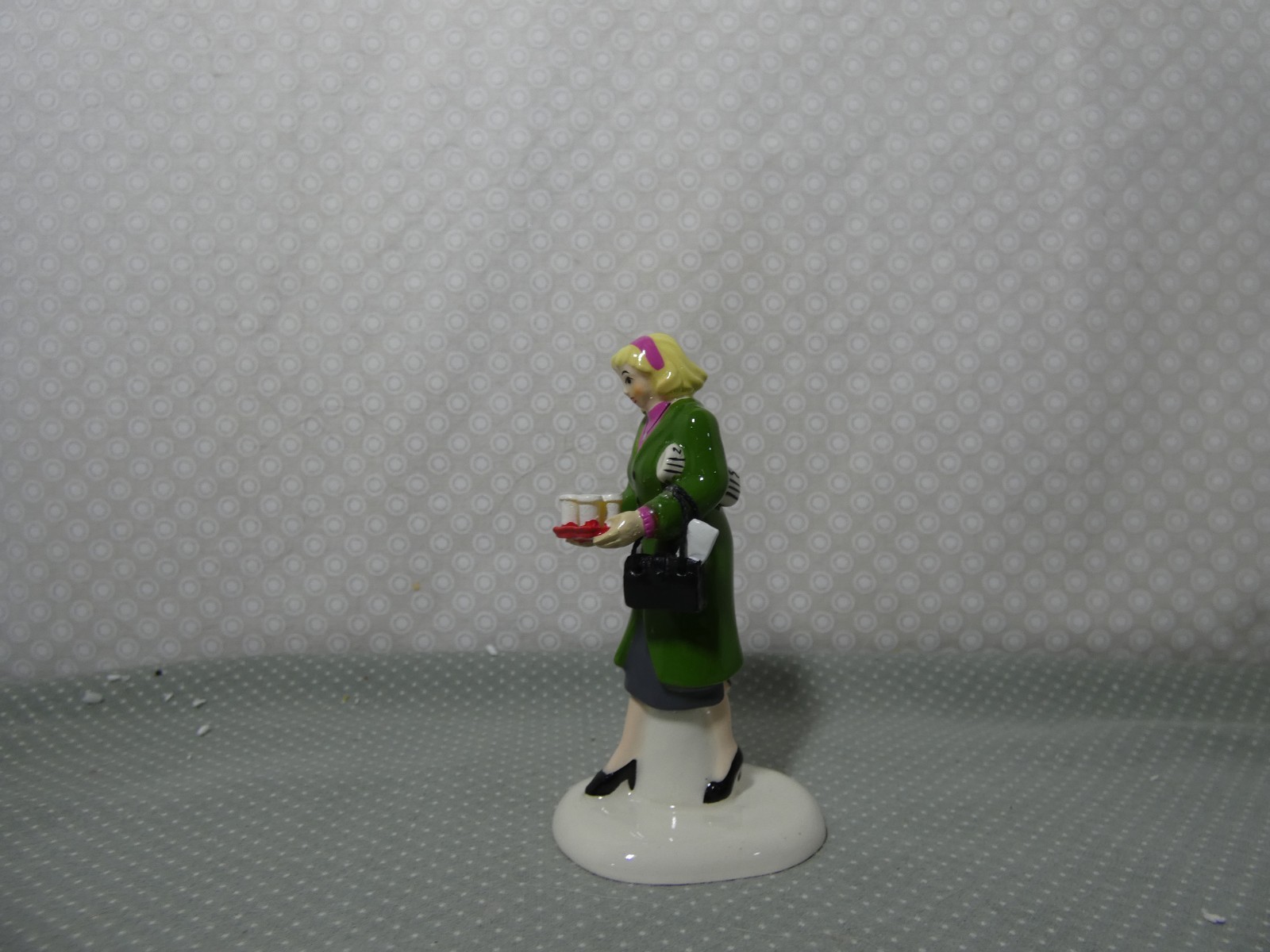Department 56 “Four Cups Of ‘Joe’ To Go” #808954 – Snow Village – Rare!